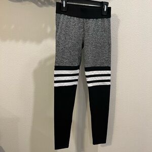 Bombshell XS black workout leggings